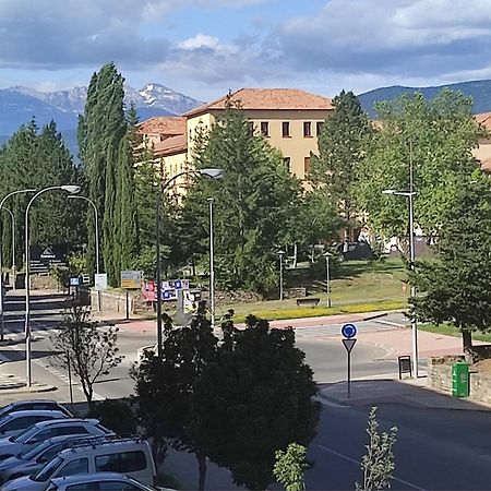 Apartamento O Mon Sabiñánigo Kültér fotó