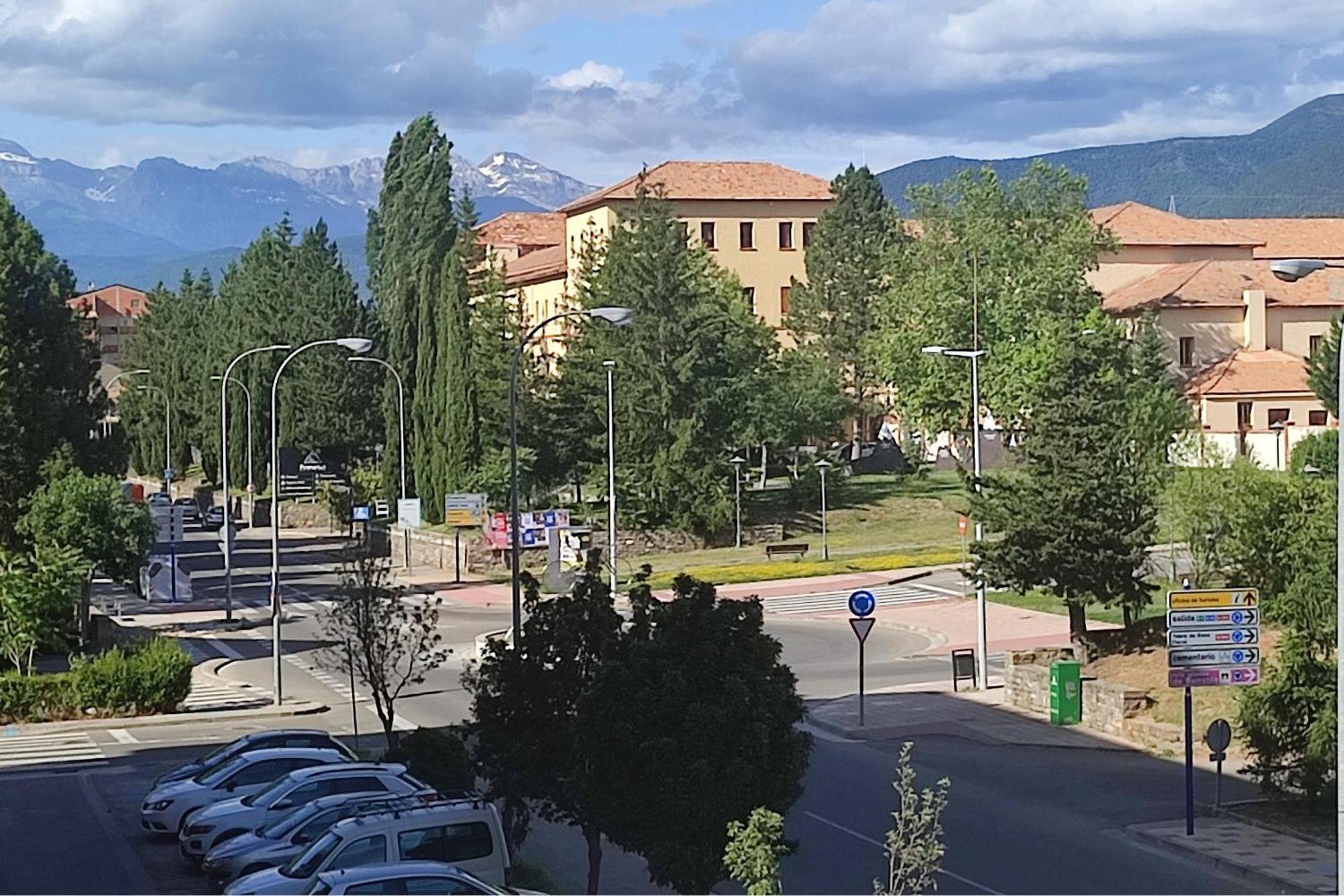 Apartamento O Mon Sabiñánigo Kültér fotó